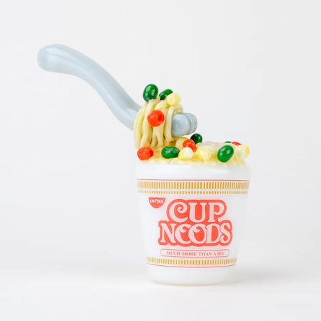 Front view of Cup Noods mini rig with worked noodles and veggies, compact 6½-inch body and fork-style mouthpiece.