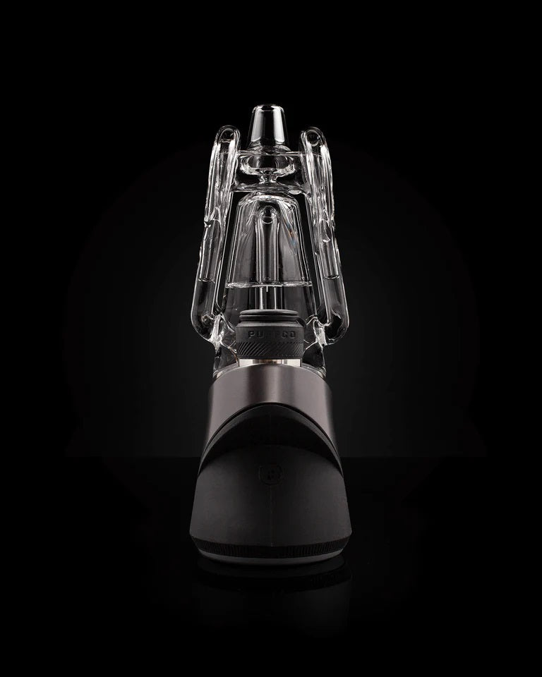 Front-on Peak Pro setup fitted with Recycler Glass 2.0, centered intake and balanced side recycler arms highlighted against black.
