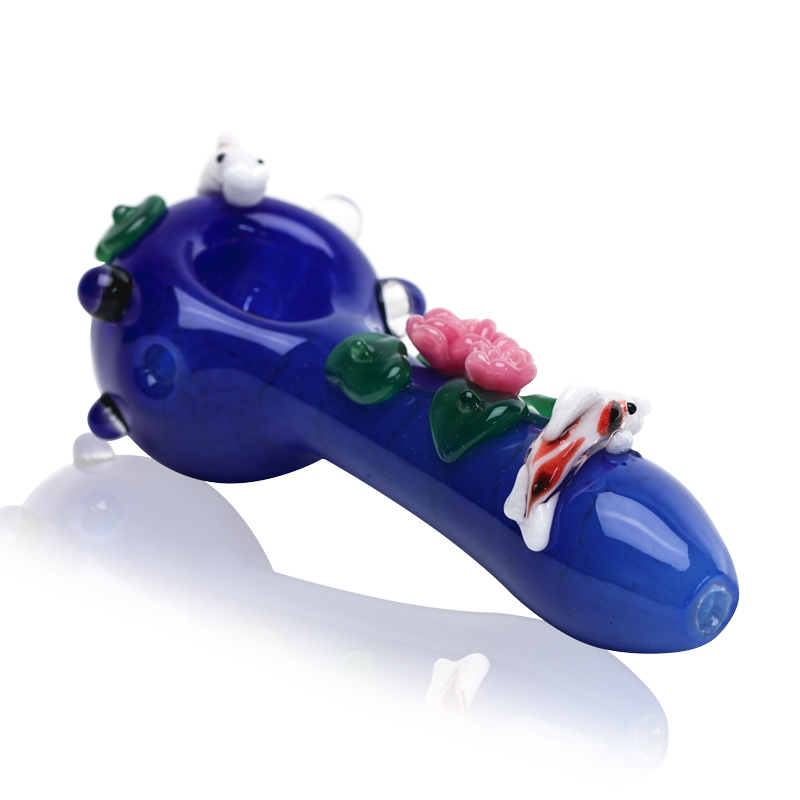 Angled 4½″ glass hand pipe with cobalt pond body, sculpted koi fish, green lily pads, and flowers