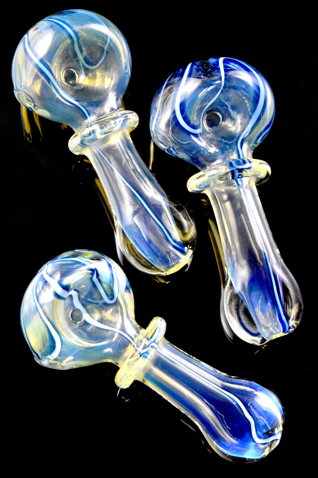 3.5" Small Color Changing Blue Squiggled Striped Glass Pipe - P2648