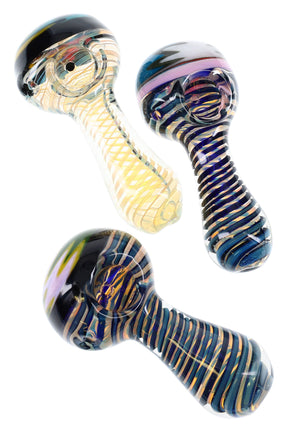 Color-changing glass spoon pipe, 4″ with reverse swirl bowl and spiral striped handle; multicolor designs vary, about 125 g.