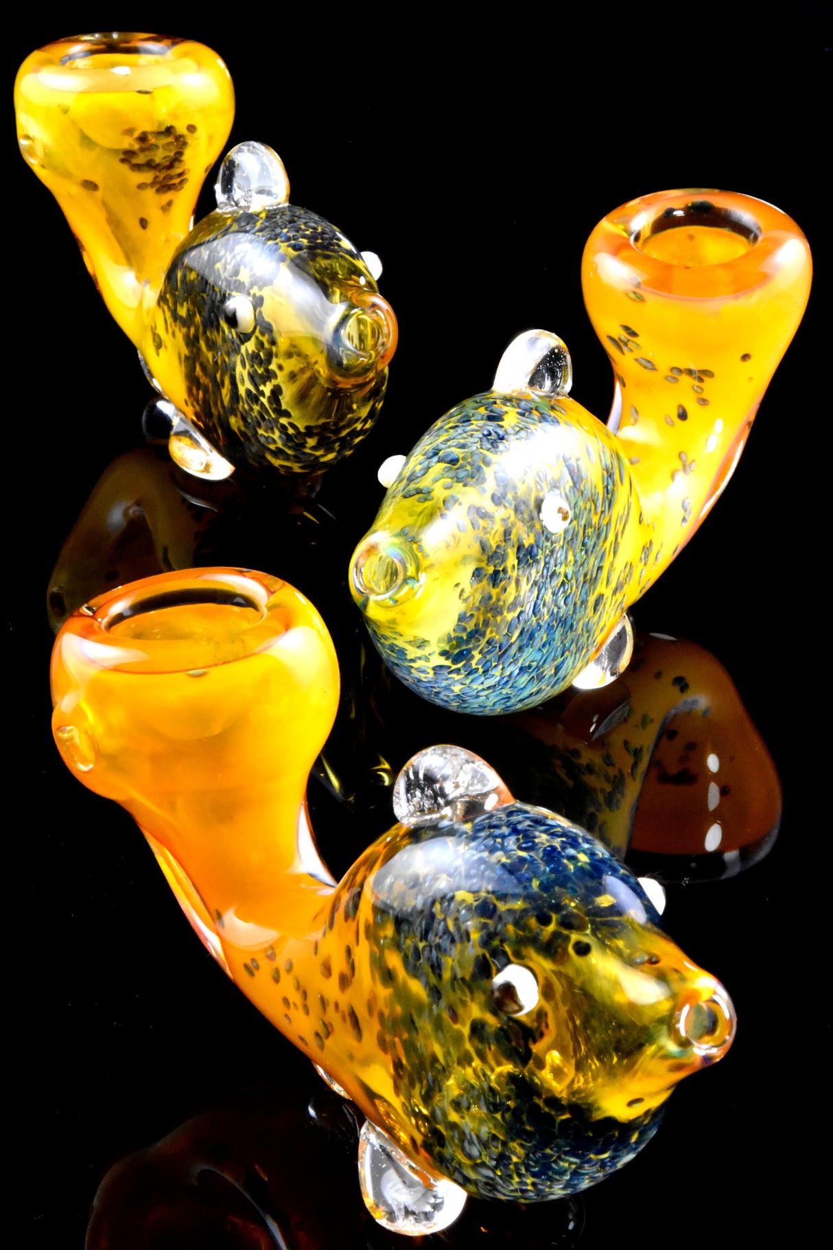 4.5" Gold Fumed Frit Glass Fish Pipe - AP307