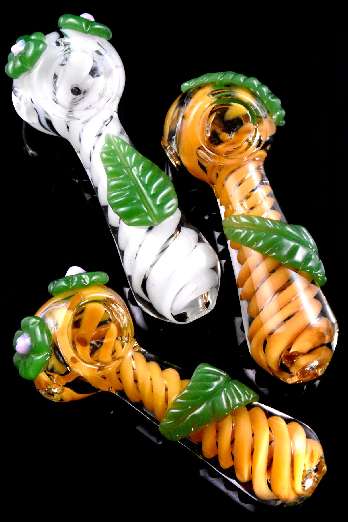 4.5" Spiral Striped Flower Leaf Glass Pipe - P2990