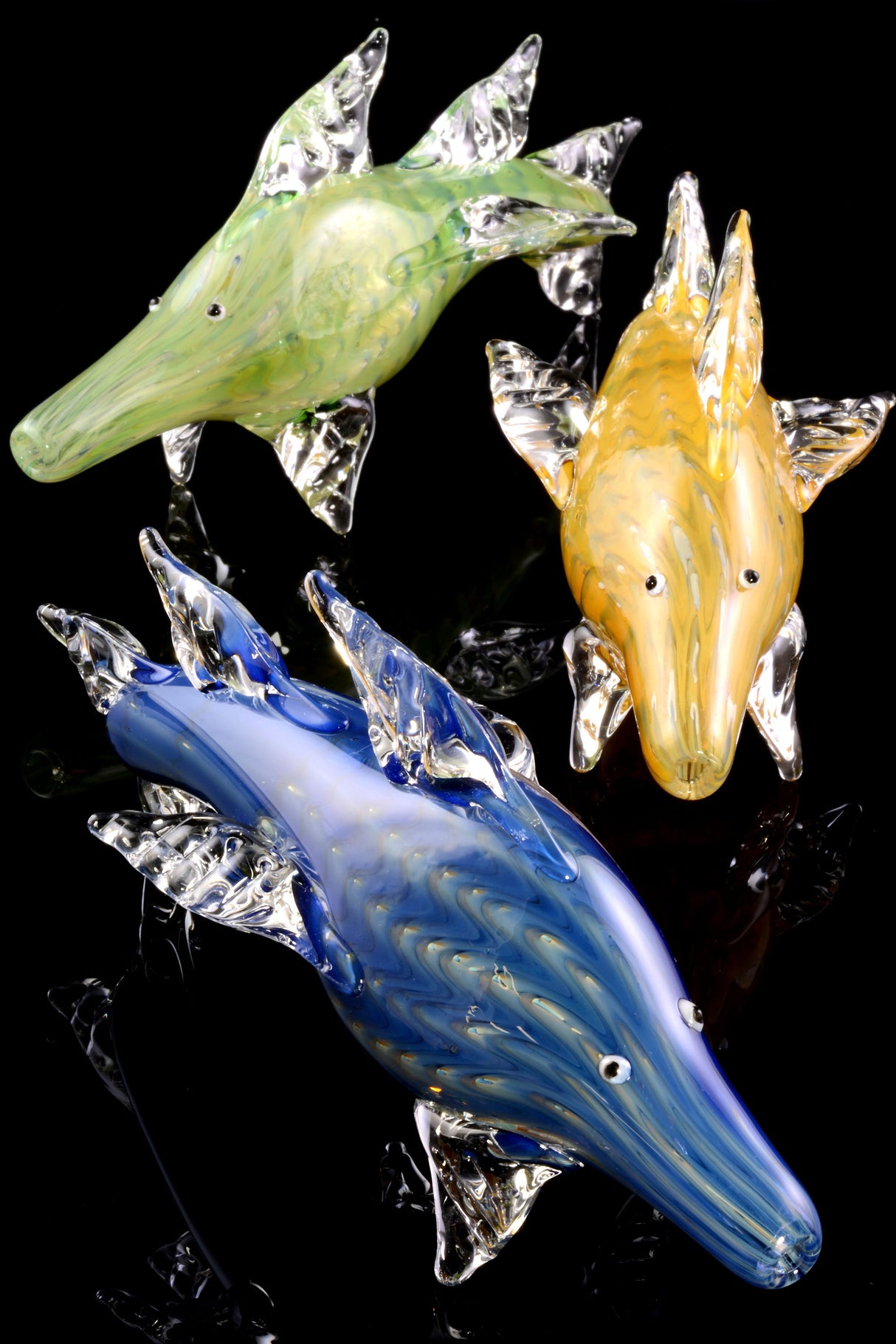 7" Silver Fumed Color Changing Glass Shark Pipe - AP266